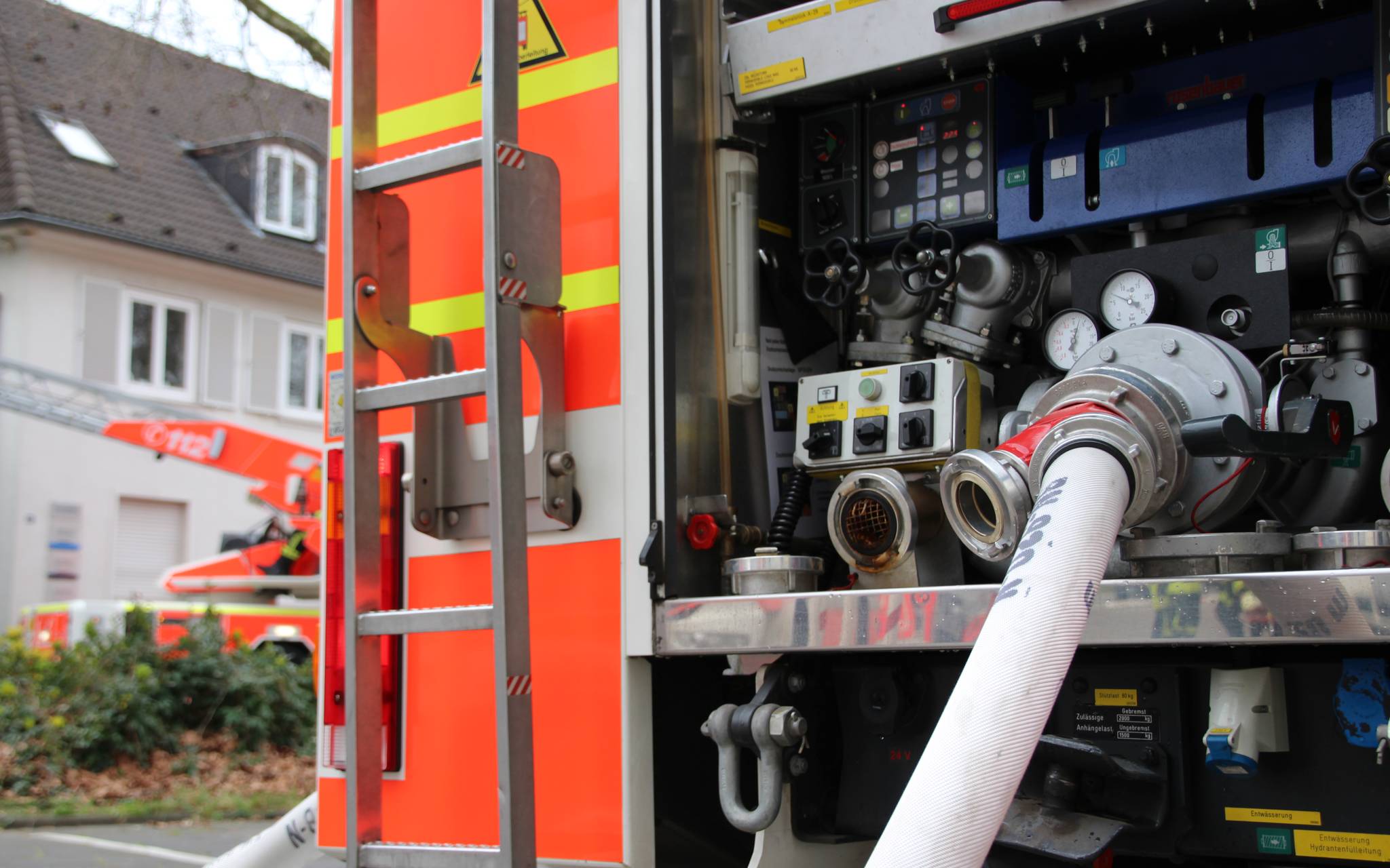 Rheinbach: Frau bei Feuer schwer verletzt