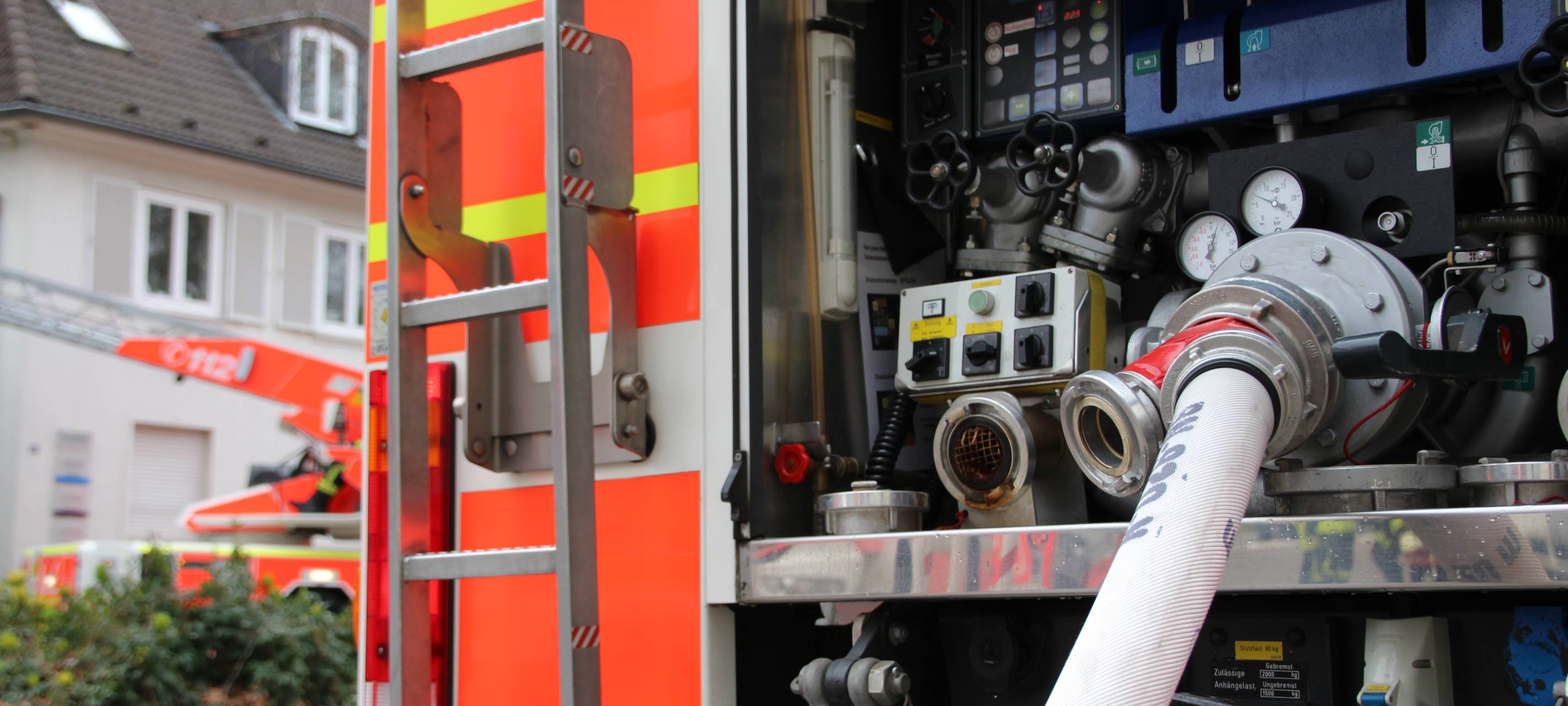 Rheinbach: Frau bei Feuer schwer verletzt