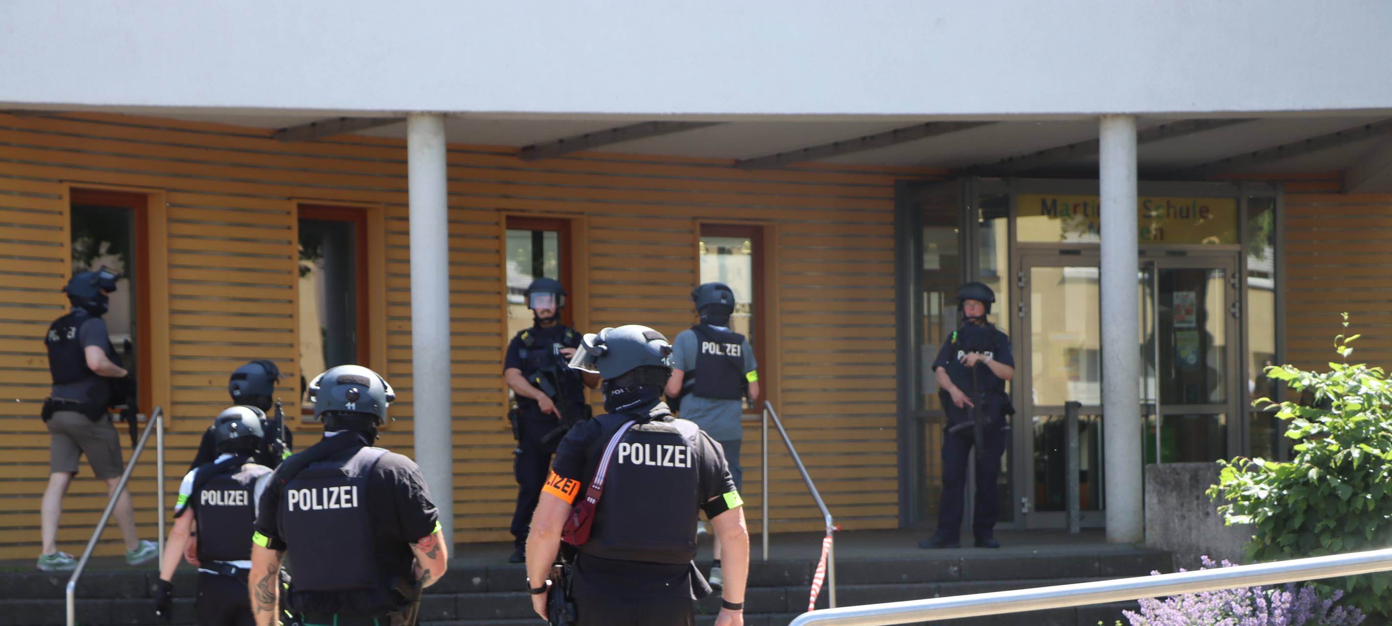 Aufarbeitung in Bornheim-Merten nach dem Polizeieinsatz